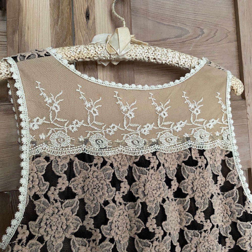 A’reve Lace Overlay Sleeveless Mini Dress M Cream - Picture 3 of 5